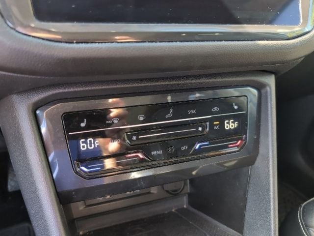 Used 2022 Volkswagen Tiguan SE w/ Panoramic Sunroof Package image 19