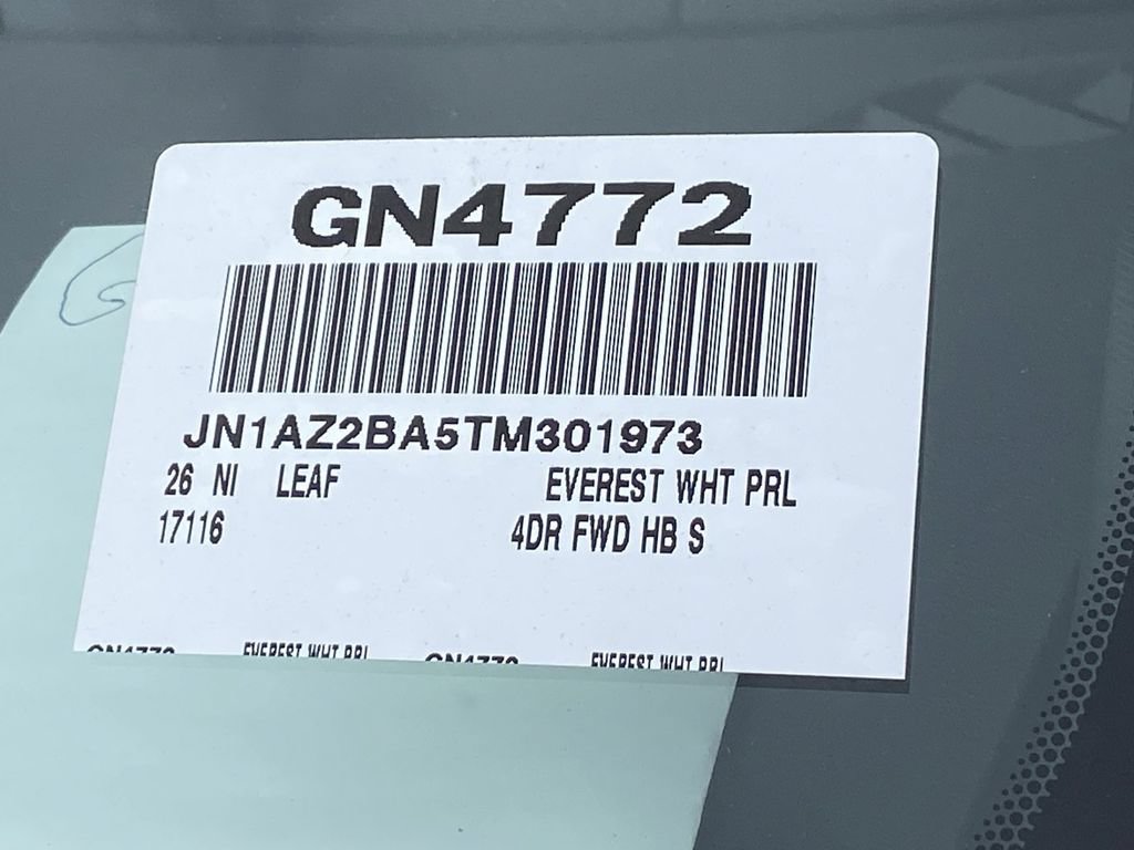 New 2026 Nissan Leaf w/ Illuminated Package FWD image 20