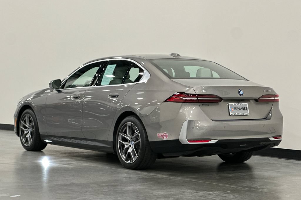 Used 2024 BMW i5 eDrive40i w/ Premium Package RWD image 6