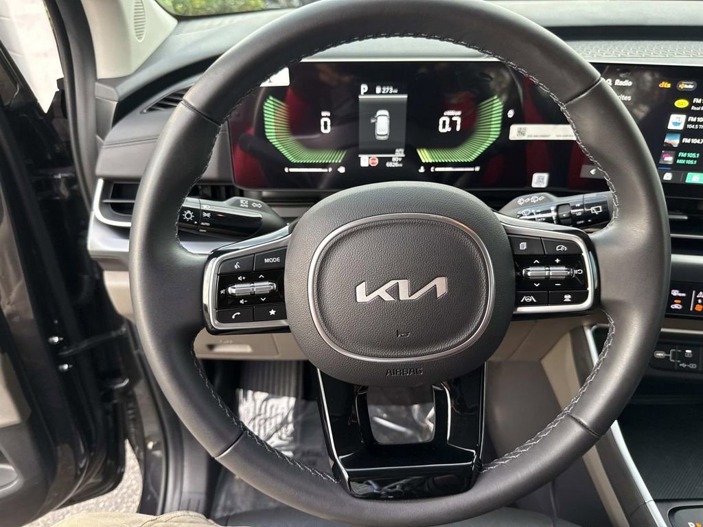 Used 2026 Kia Carnival image 40