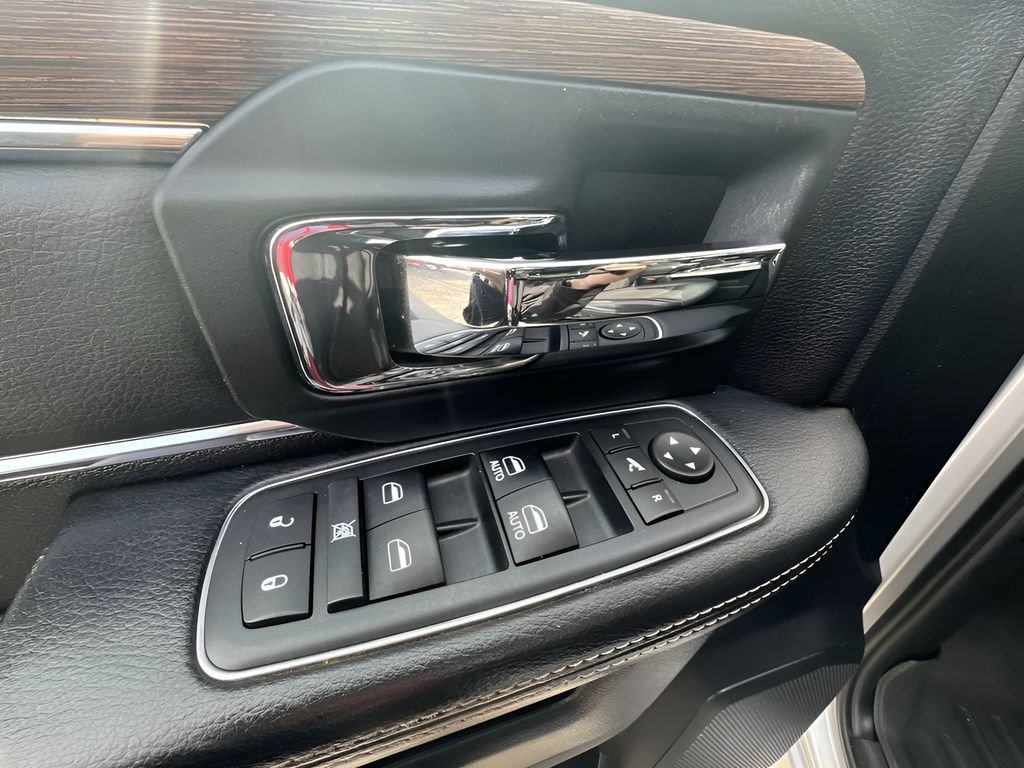 Used 2016 RAM 3500 Laramie image 23