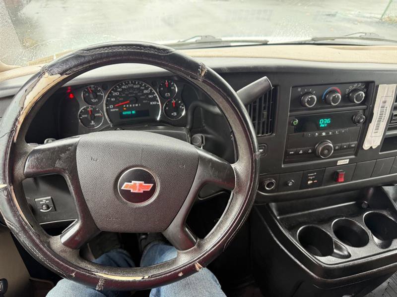 Used 2011 Chevrolet Express 2500 image 22