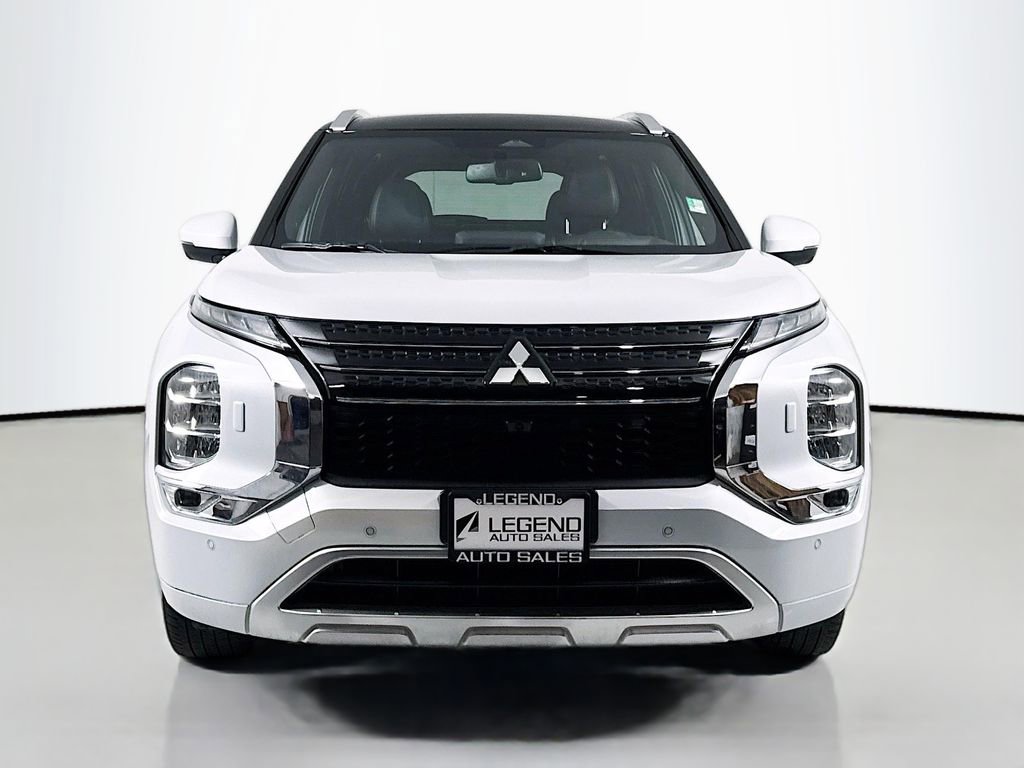 Used 2023 Mitsubishi Outlander SEL image 2