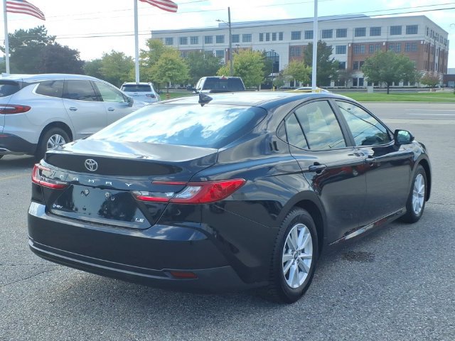 Used 2025 Toyota Camry LE FWD image 5