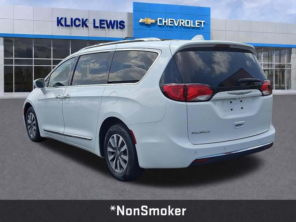 Used 2020 Chrysler Pacifica Touring-L Plus FWD image 4