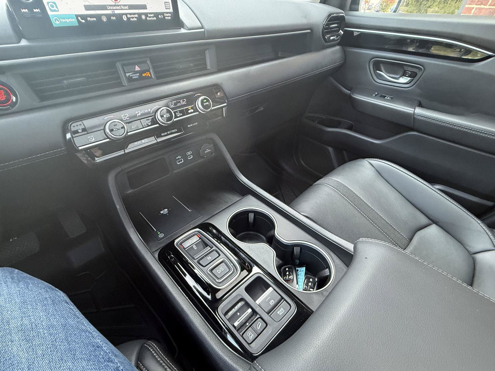 Used 2024 Honda Pilot Touring image 13
