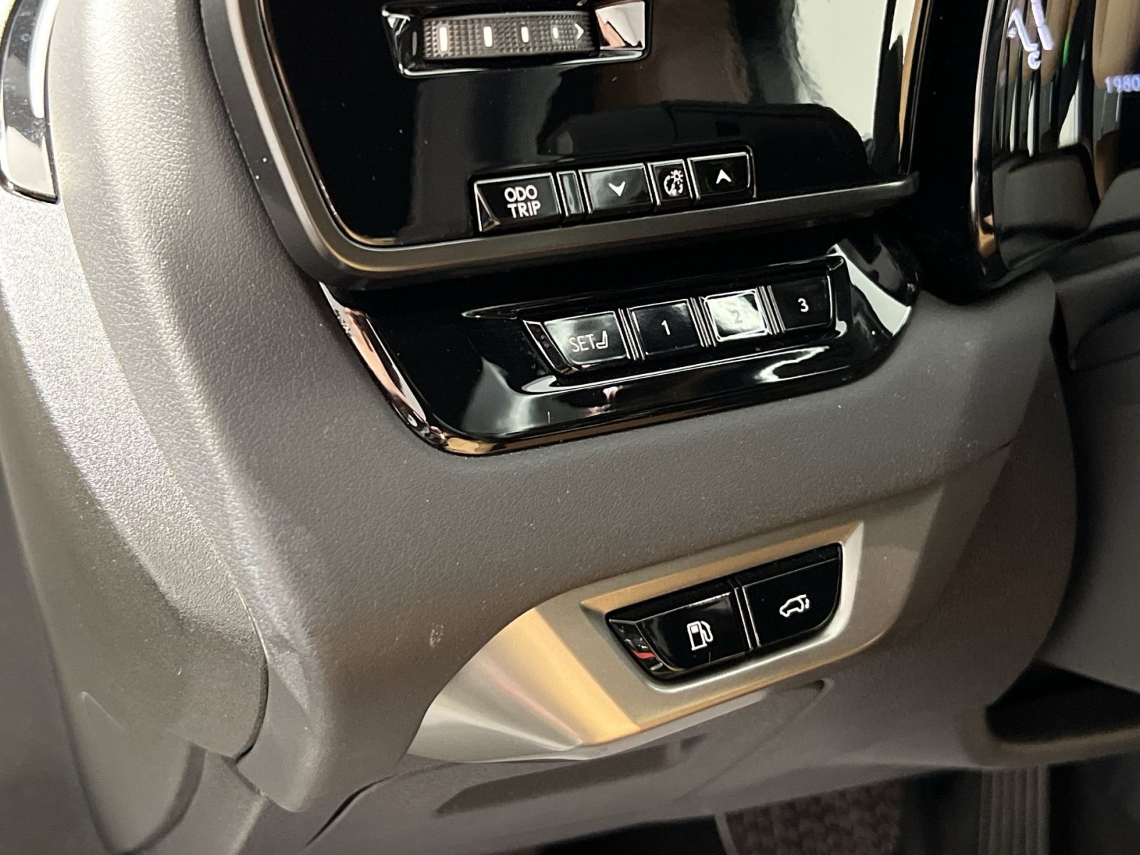 Used 2024 Lexus RX 350 w/ Convenience Package image 31