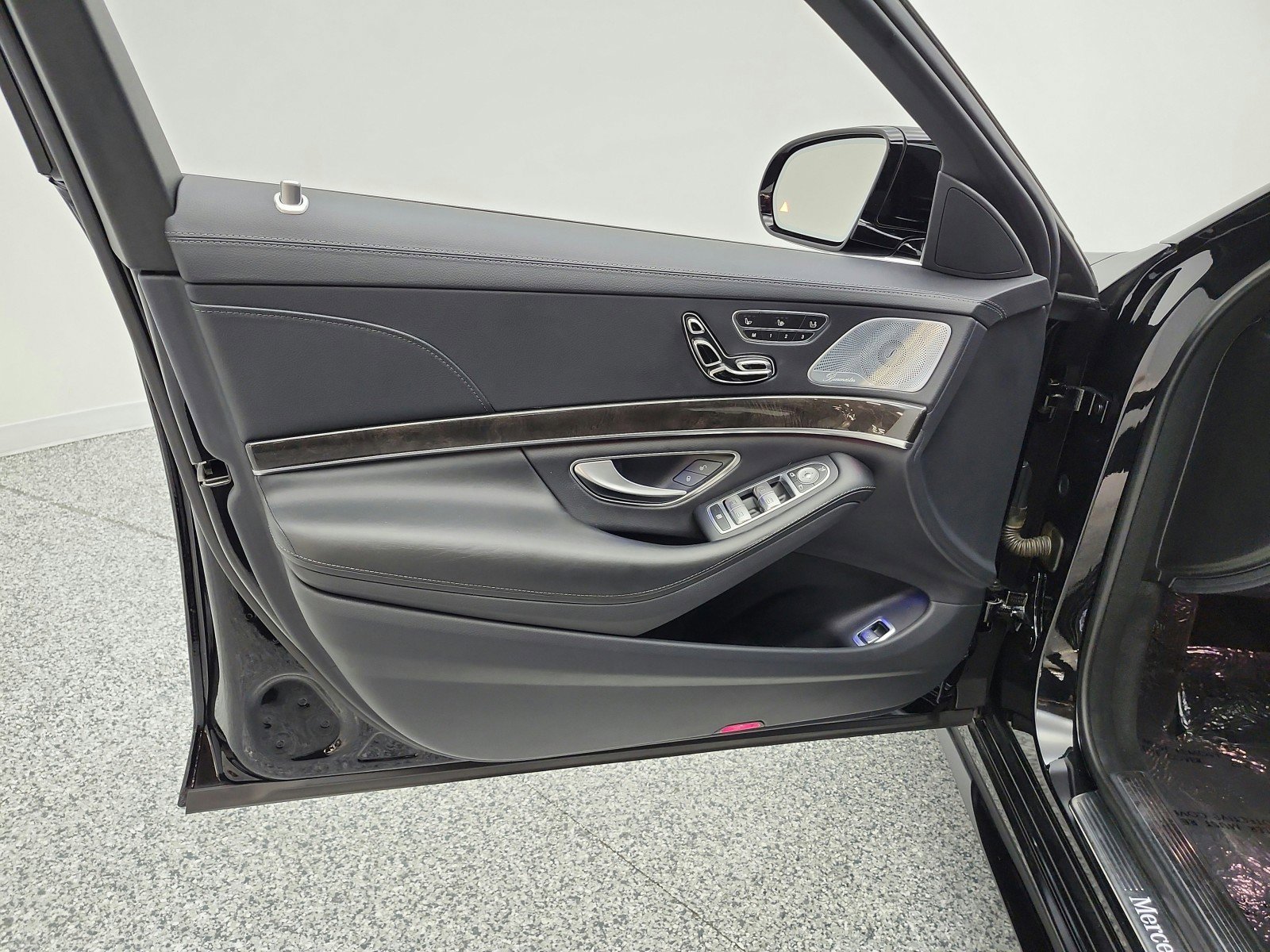 Used 2018 Mercedes-Benz S 560 Sedan image 14