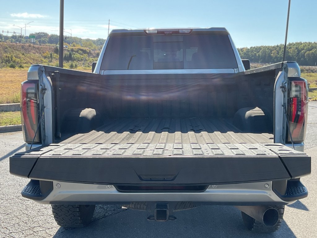 Used 2024 GMC Sierra 2500 AT4 w/ AT4 Premium Plus Package AWD/4WD image 10