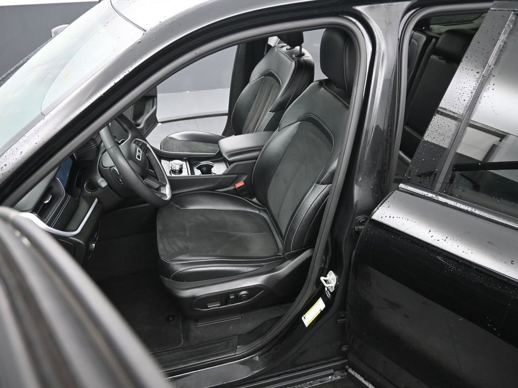 Used 2024 Jeep Grand Cherokee L Laredo AWD/4WD image 11