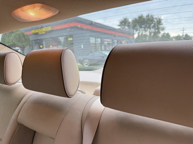 Used 2001 Mercedes-Benz E 320 Sedan image 14