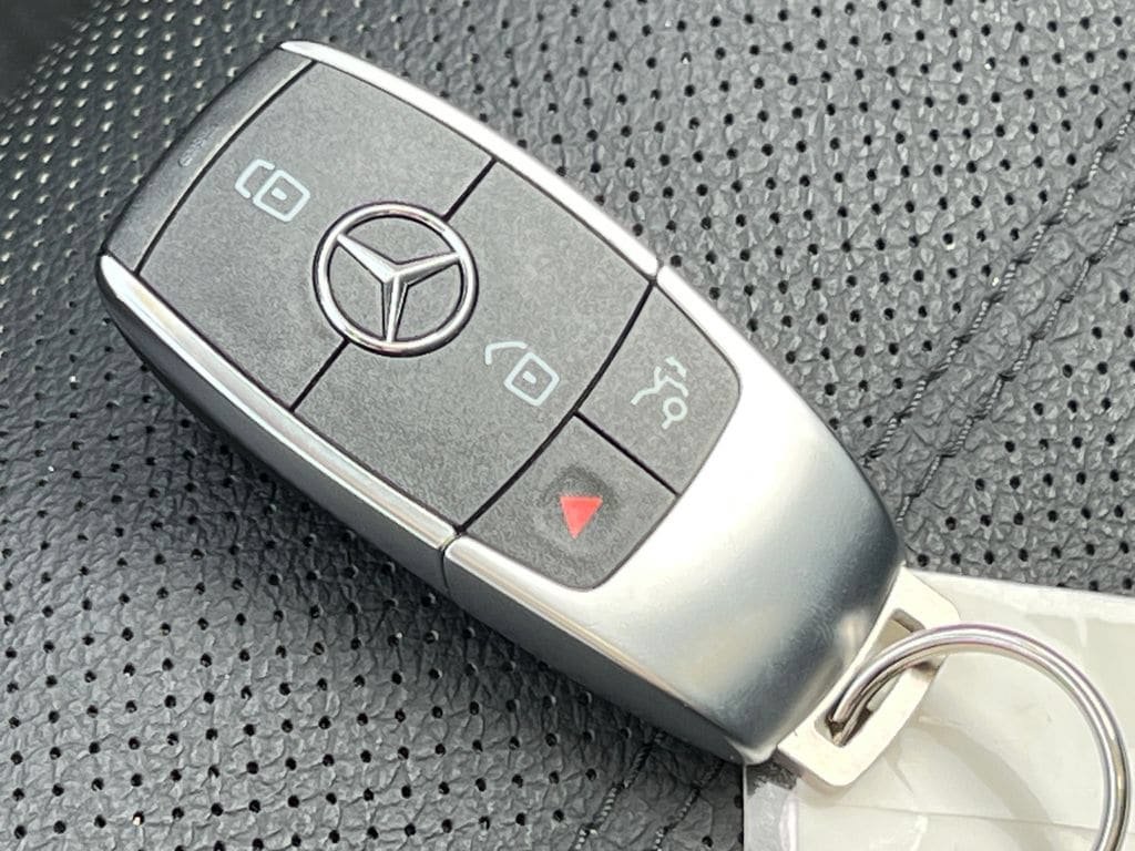 Used 2024 Mercedes-Benz GLS 450 4MATIC image 35