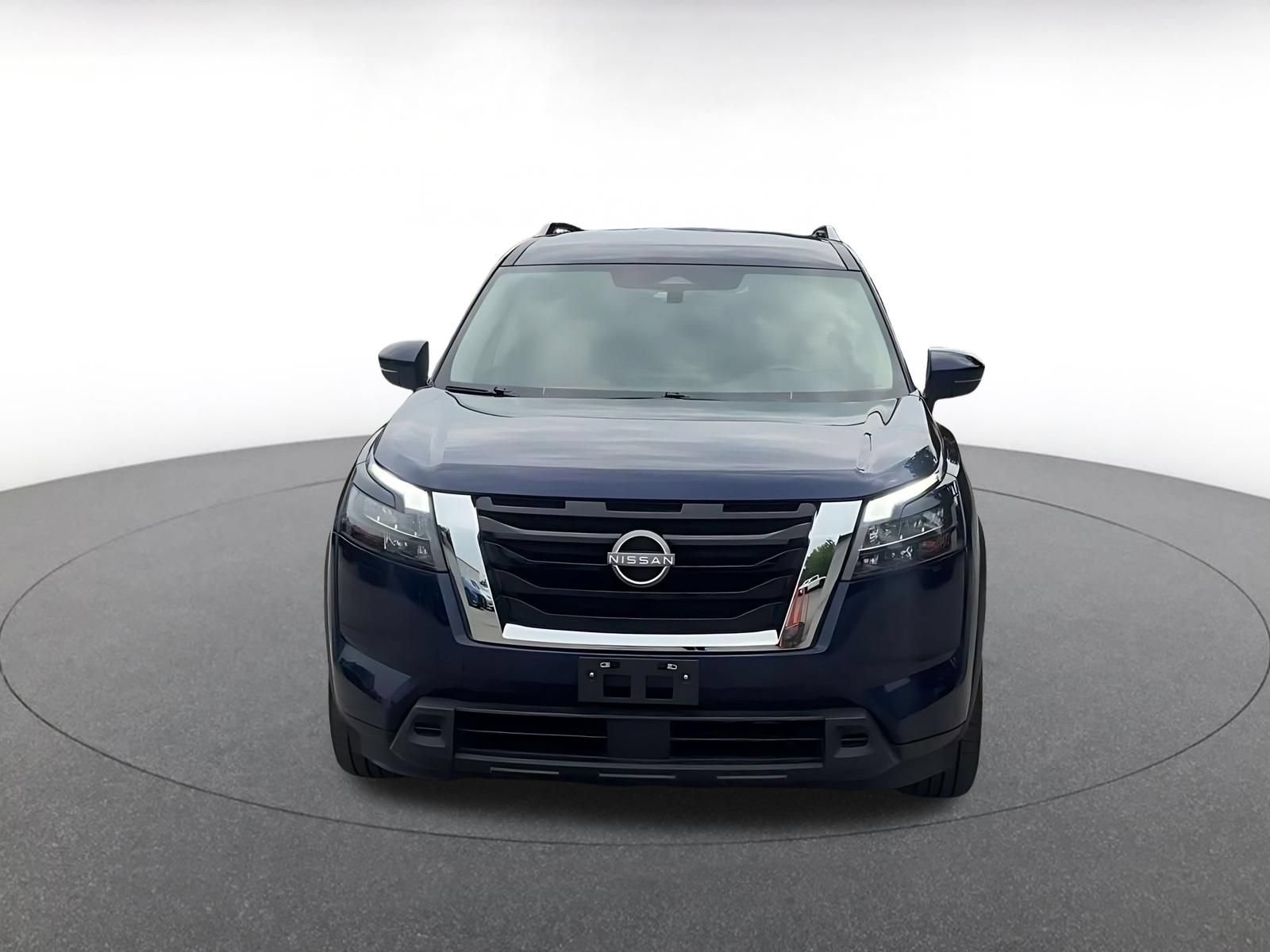Used 2025 Nissan Pathfinder SV AWD/4WD image 4