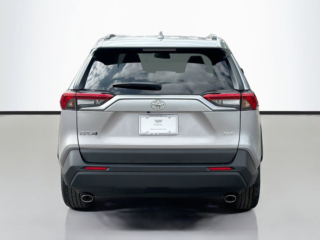 Used 2022 Toyota RAV4 XLE Premium image 6