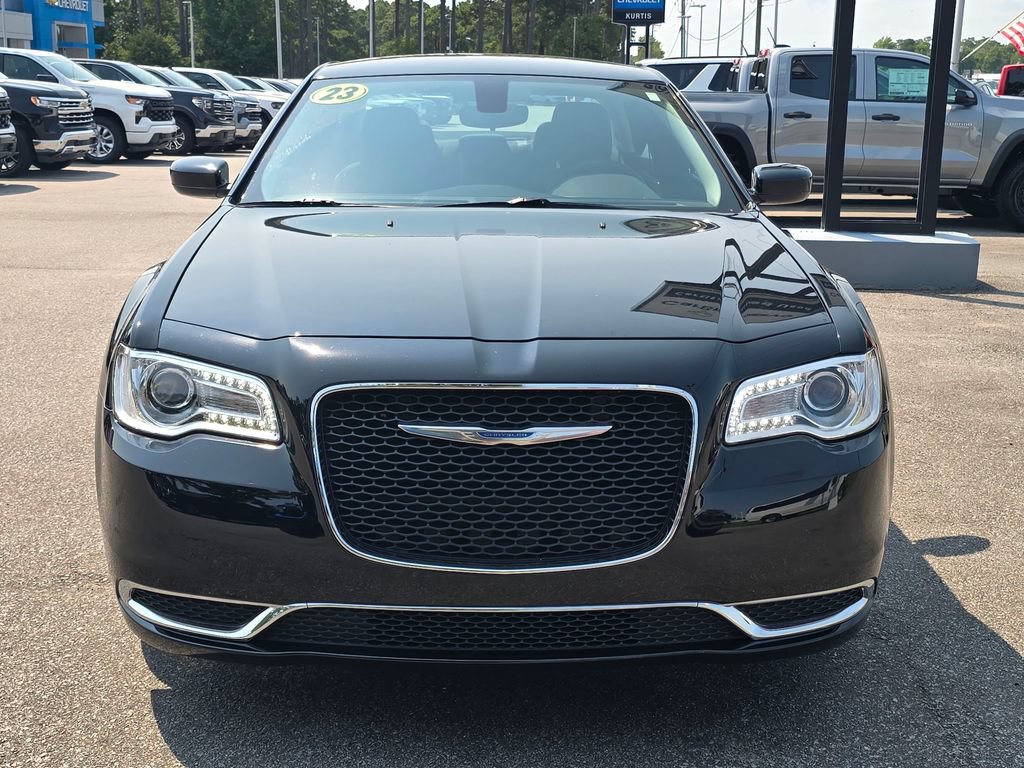 Used 2023 Chrysler 300 Touring RWD image 8