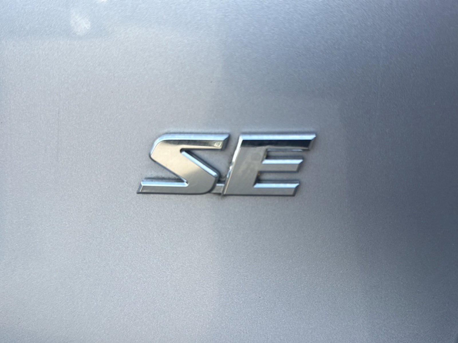 Used 2022 Toyota RAV4 SE w/ Weather & Moonroof Package AWD/4WD image 47