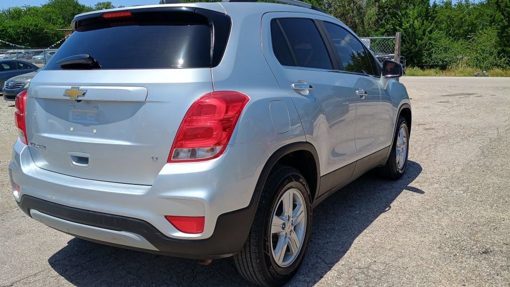 Used 2019 Chevrolet Trax LT w/ LT Convenience Package AWD/4WD image 3