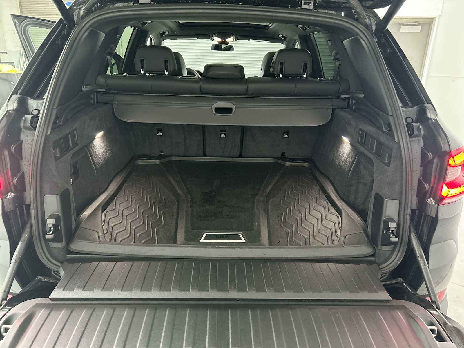 Used 2019 BMW X5 xDrive40i w/ Premium Package 2 image 21