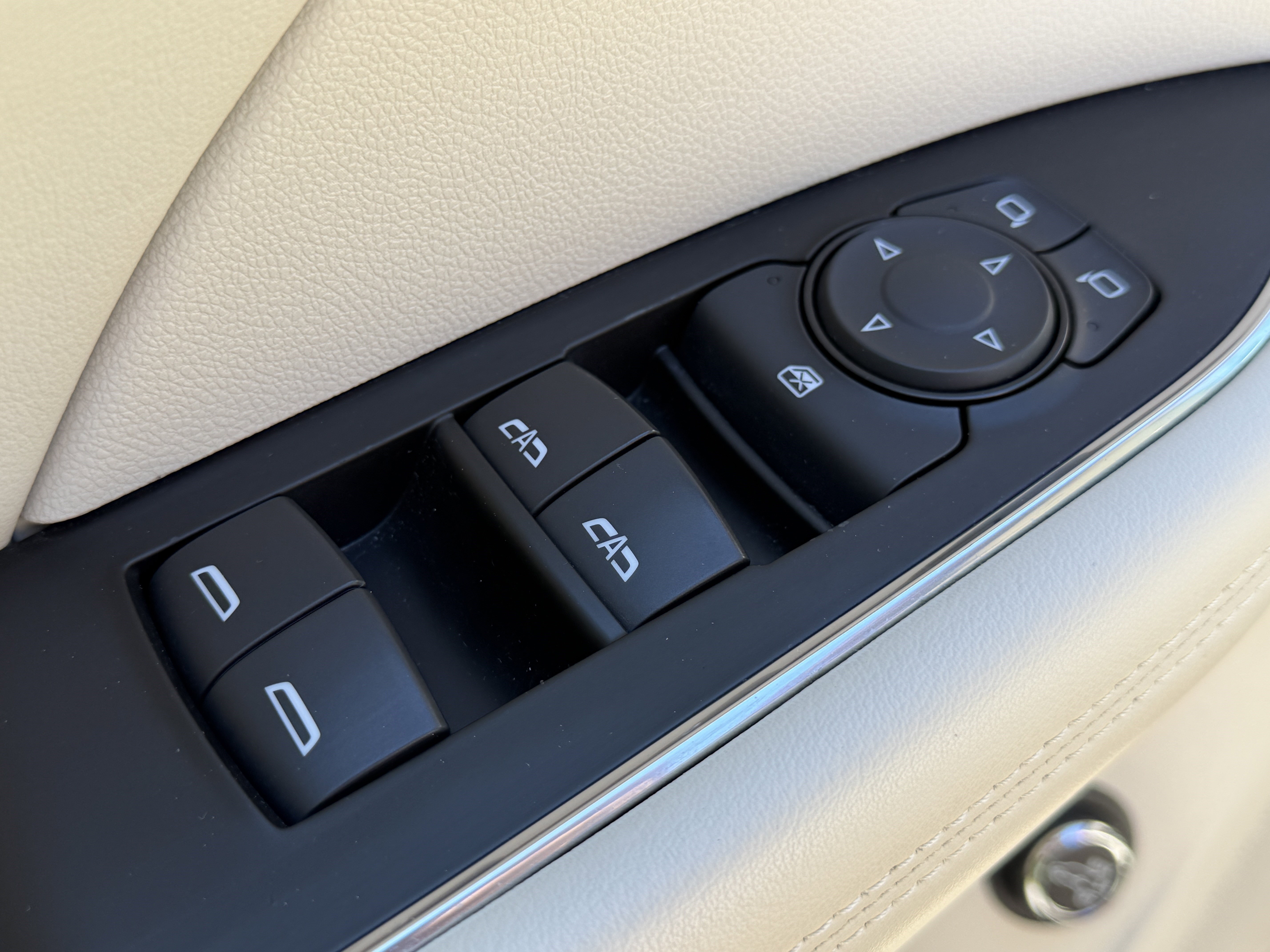 Used 2023 Buick Envision Preferred image 12