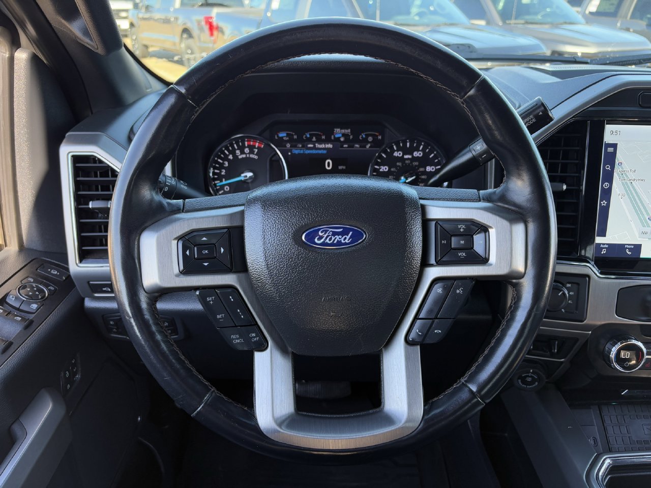 Used 2022 Ford F350 Platinum w/ FX4 Off-Road Package AWD/4WD image 14