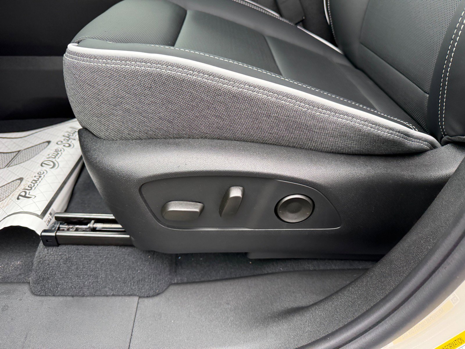 New 2026 GMC Sierra EV Elevation image 23