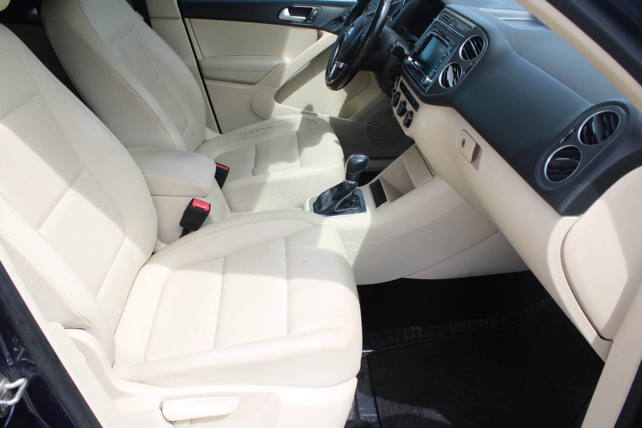 Used 2015 Volkswagen Tiguan SE image 8