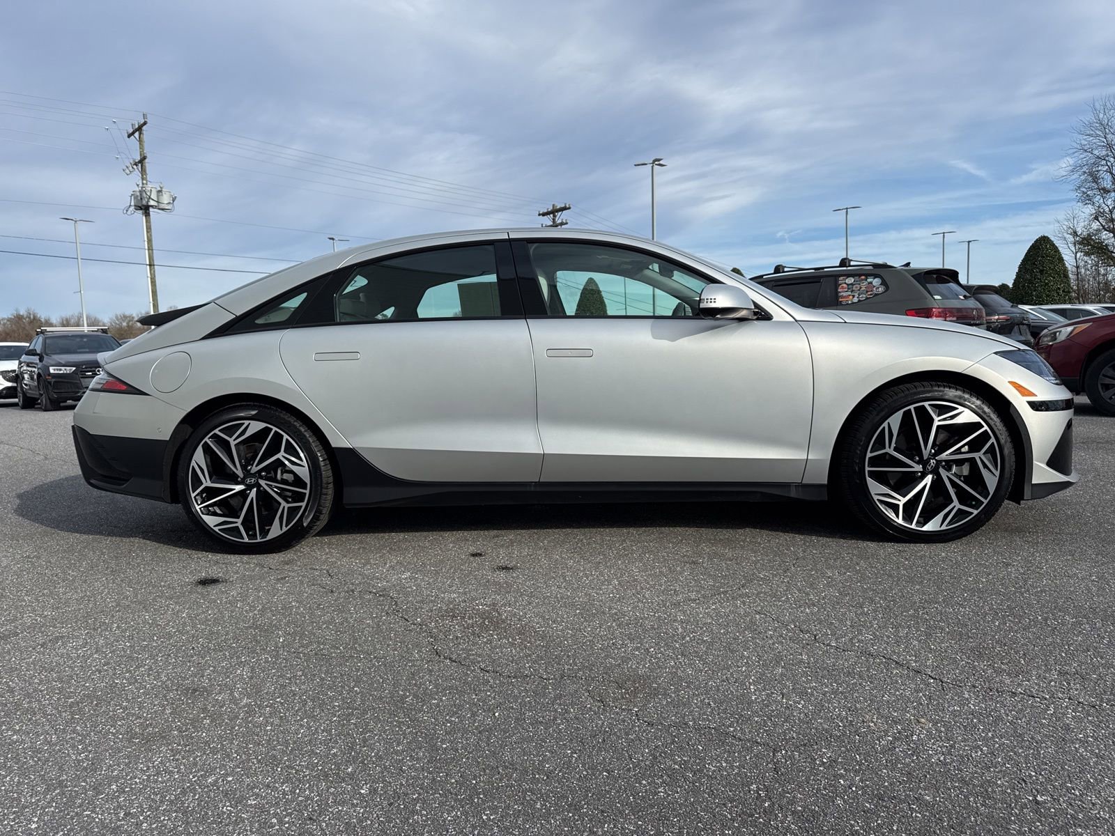 Used 2025 Hyundai Ioniq 6 Limited image 8