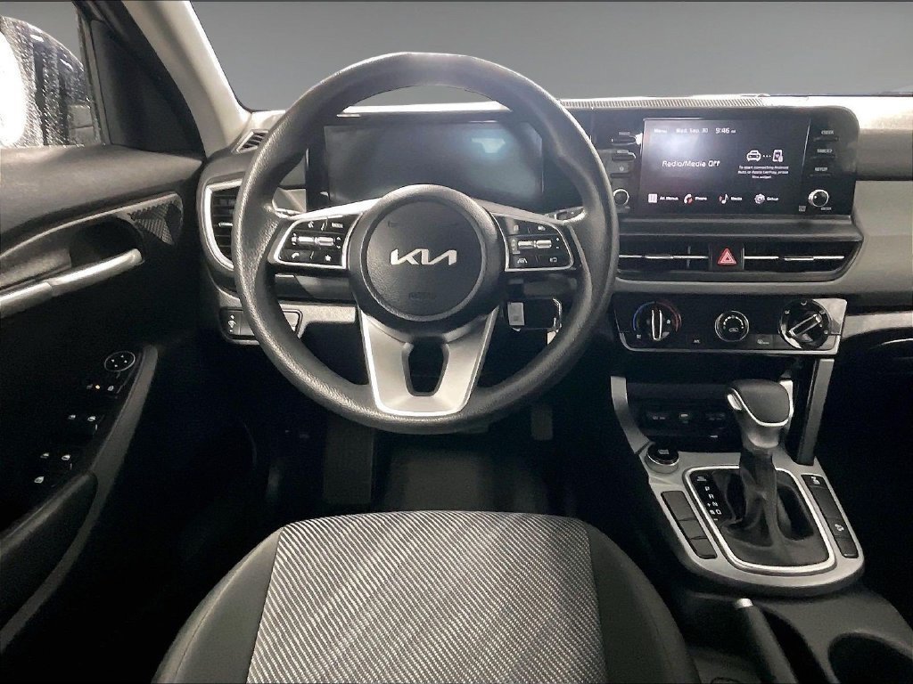 Used 2025 Kia Seltos LX AWD/4WD image 16
