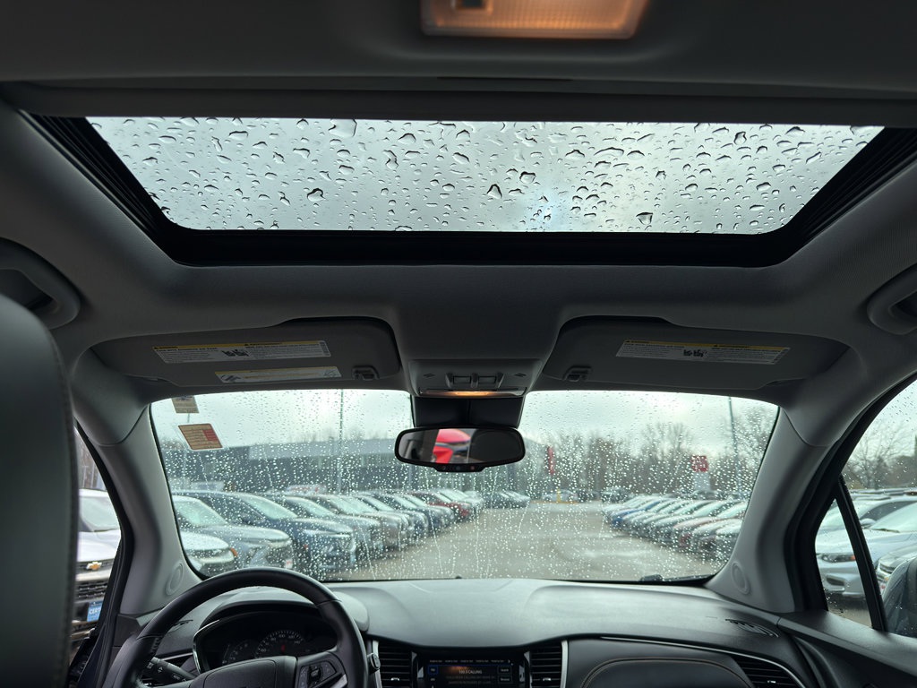 Used 2019 Chevrolet Trax LT w/ Sun & Sound Package image 28