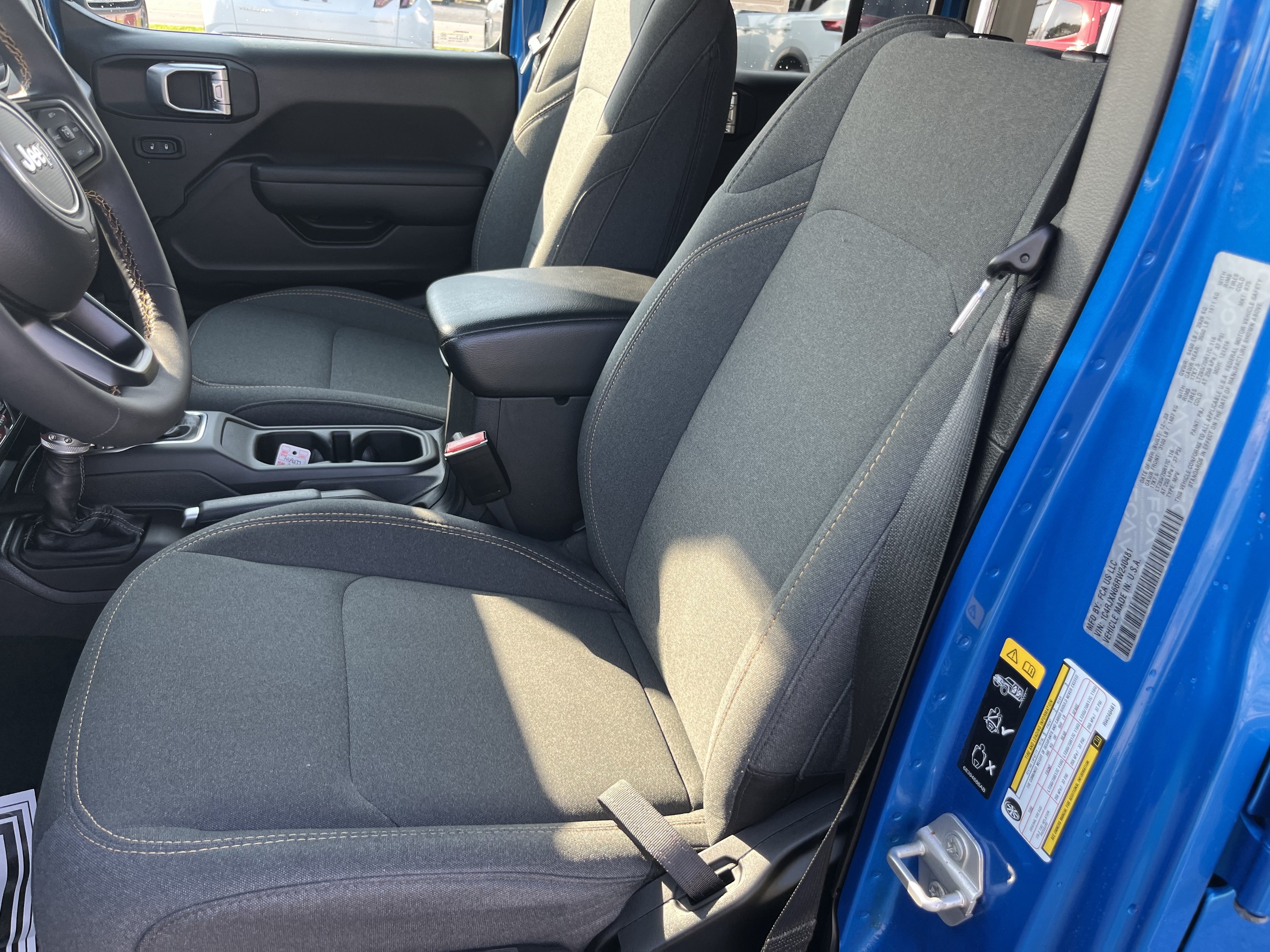 Used 2024 Jeep Wrangler Unlimited AWD/4WD image 18