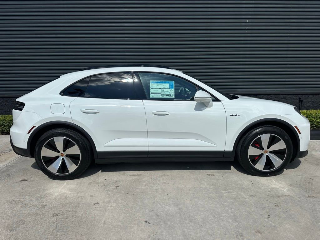 Used 2026 Porsche Macan 4S Electric image 10