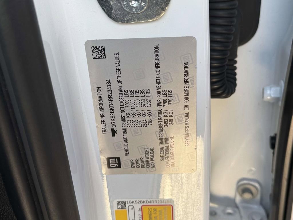 Used 2024 GMC Yukon SLT image 17