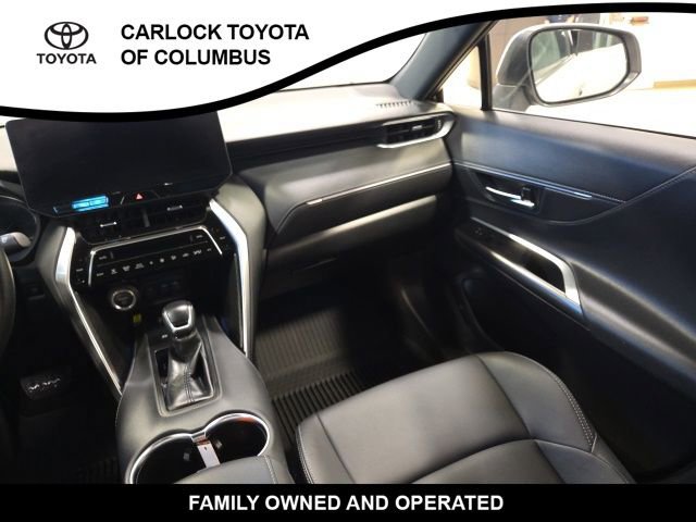 Used 2023 Toyota Venza XLE image 18