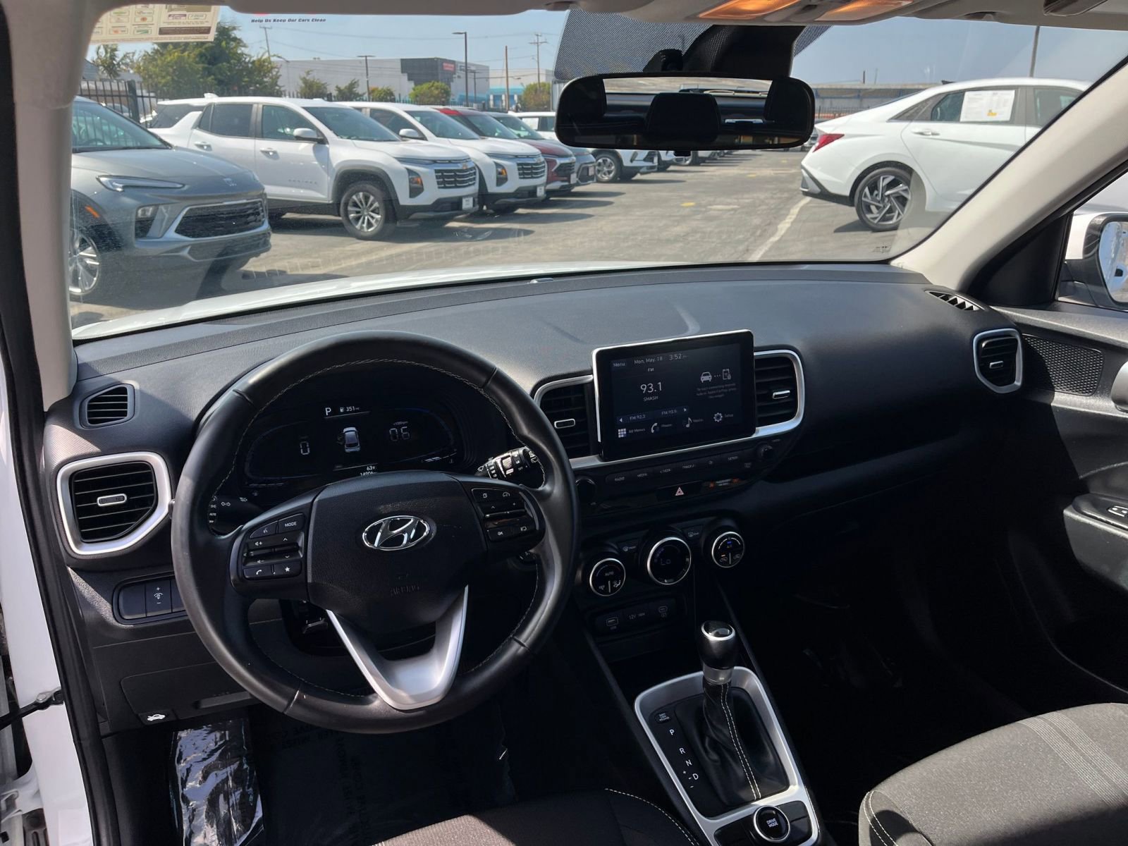 Used 2025 Hyundai Venue SEL FWD image 35