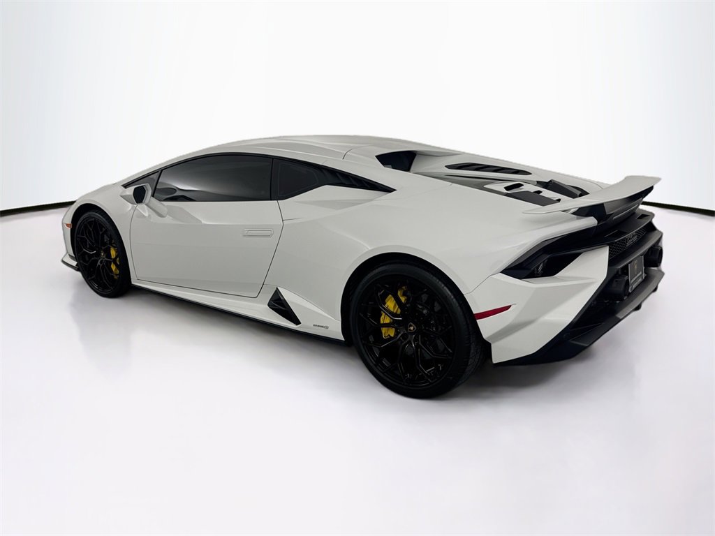 Used 2023 Lamborghini Huracan Tecnica image 7