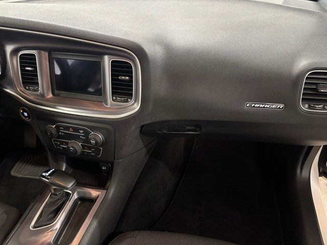 Used 2019 Dodge Charger SXT image 20