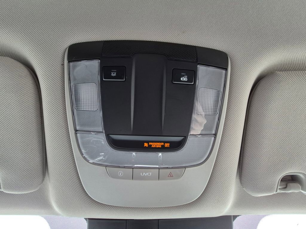 Used 2021 Kia Sorento S image 18