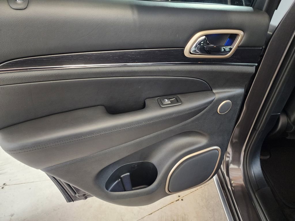 Used 2015 Jeep Grand Cherokee Summit w/ Platinum Series Group image 13
