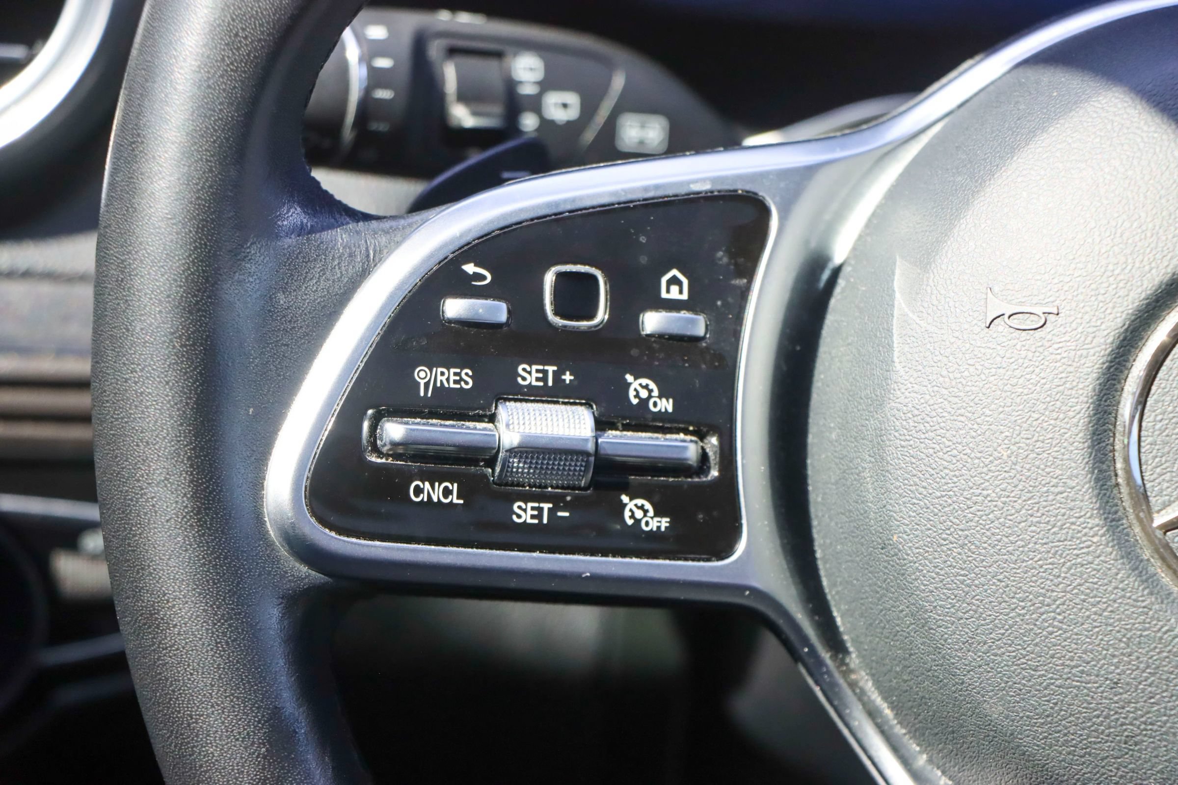 Used 2020 Mercedes-Benz GLC 300 image 29