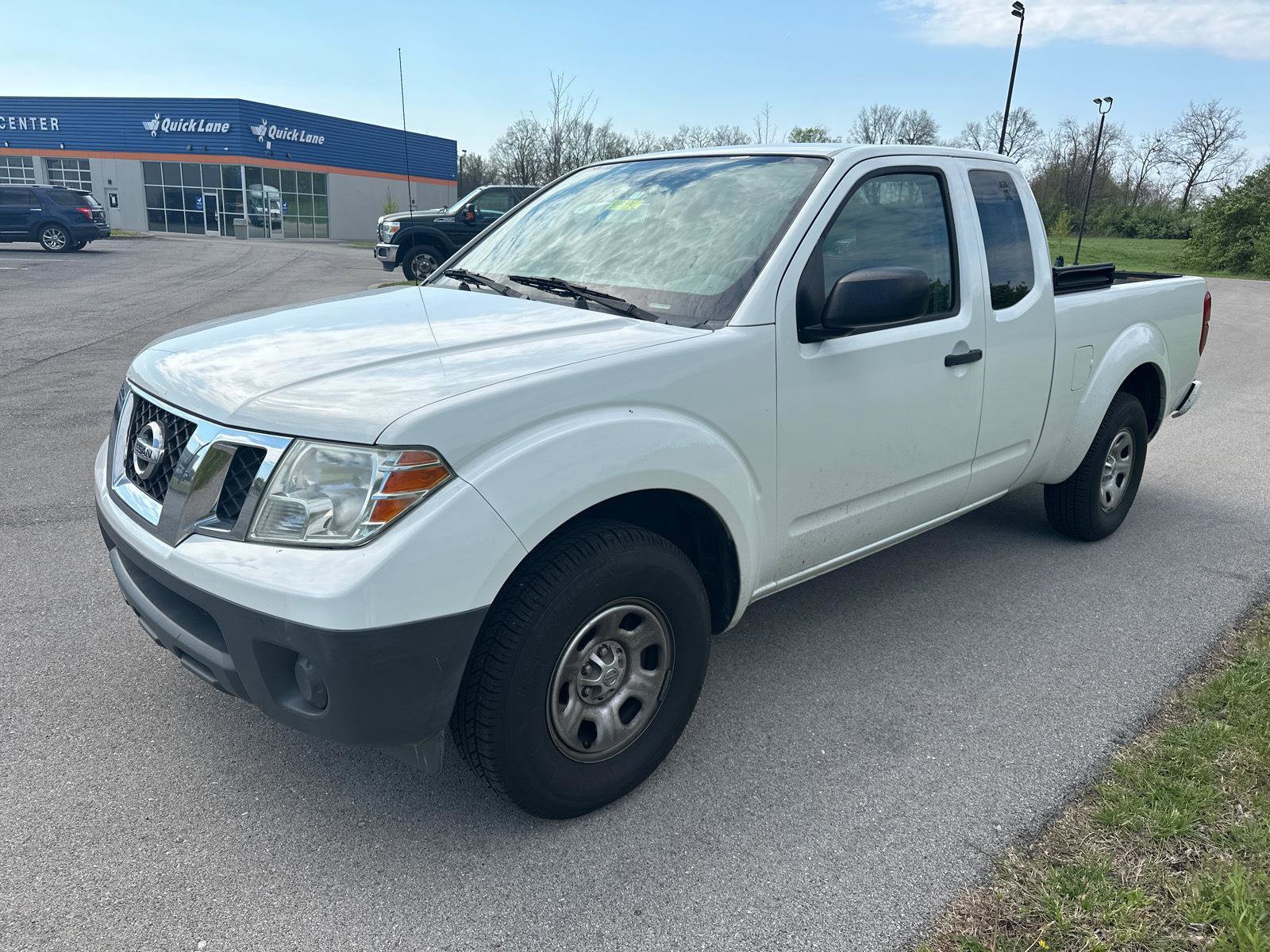 Used 2017 Nissan Frontier S image 2