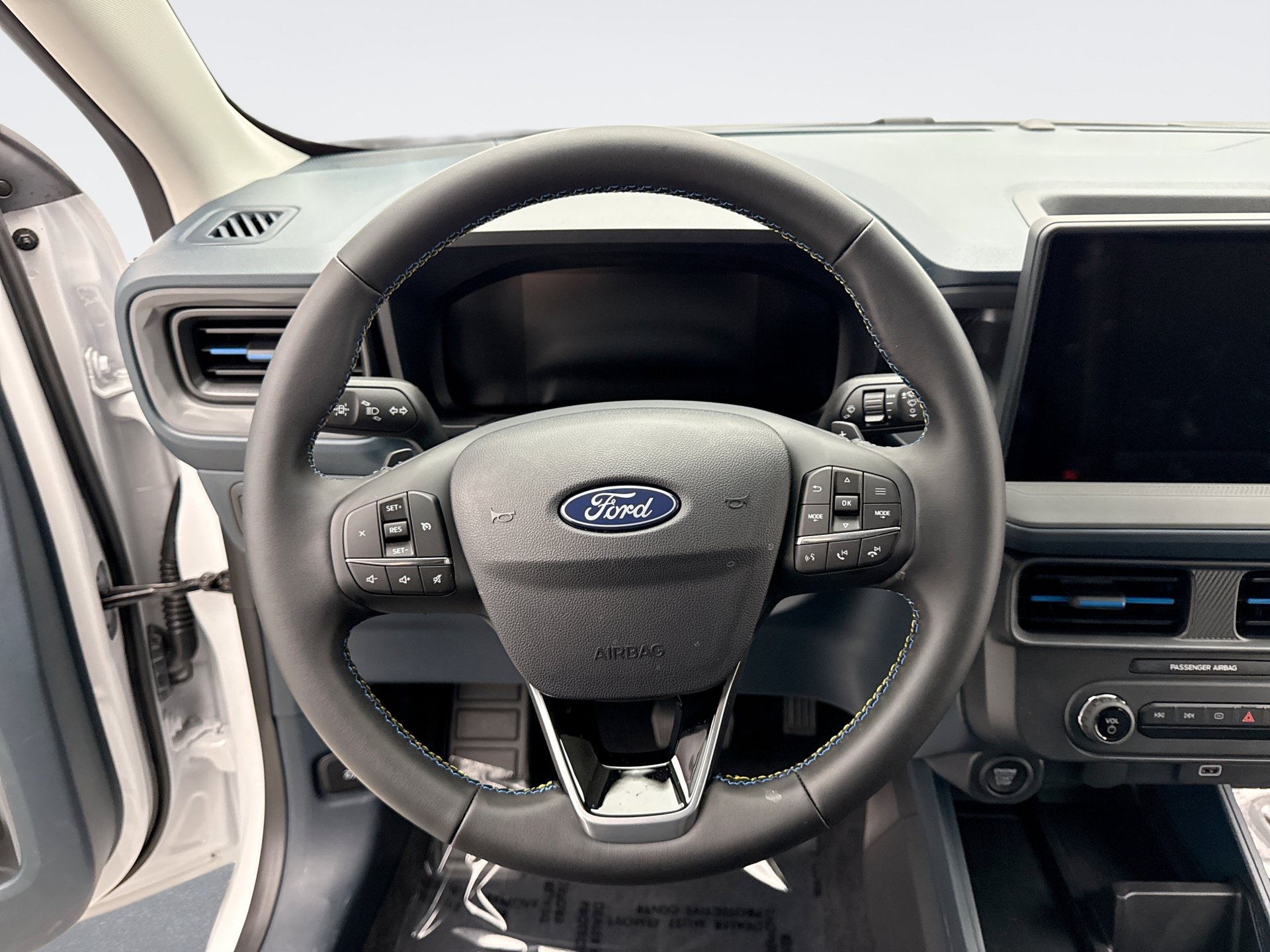 Used 2025 Ford Maverick Lobo AWD/4WD image 14