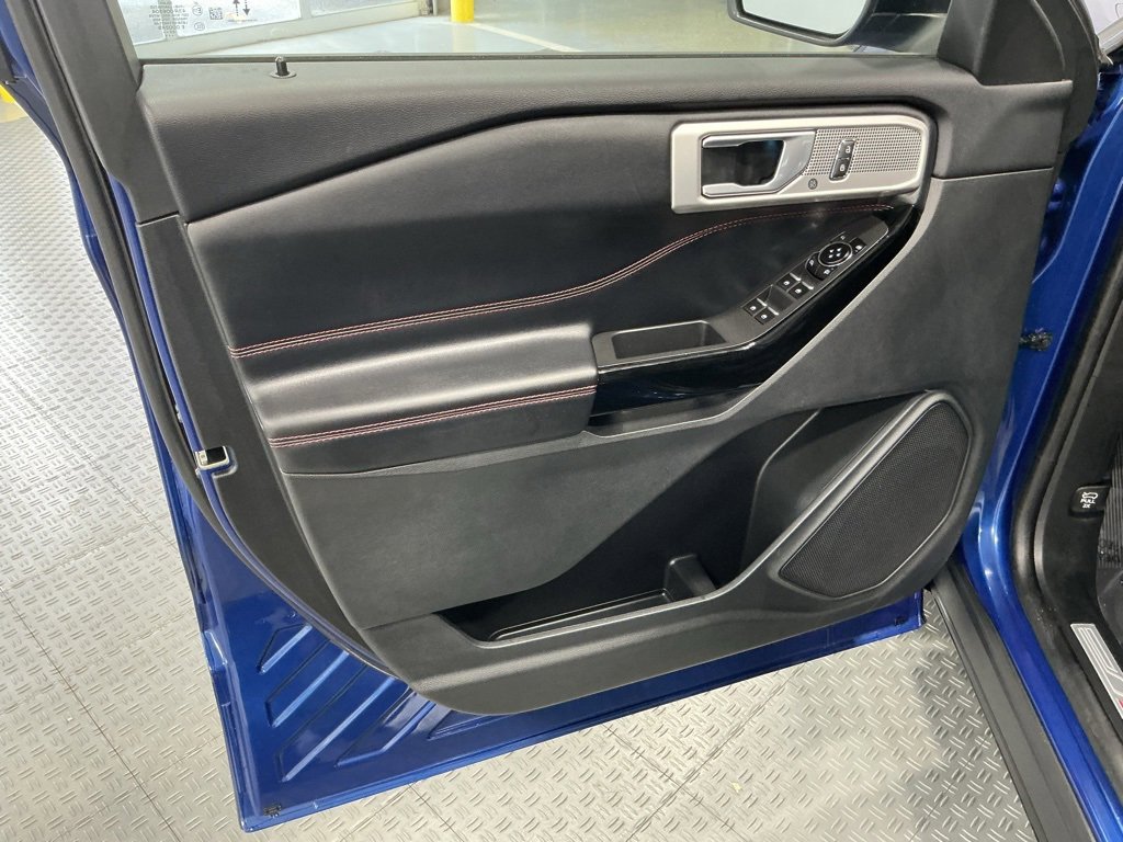 Used 2023 Ford Explorer ST-Line image 40