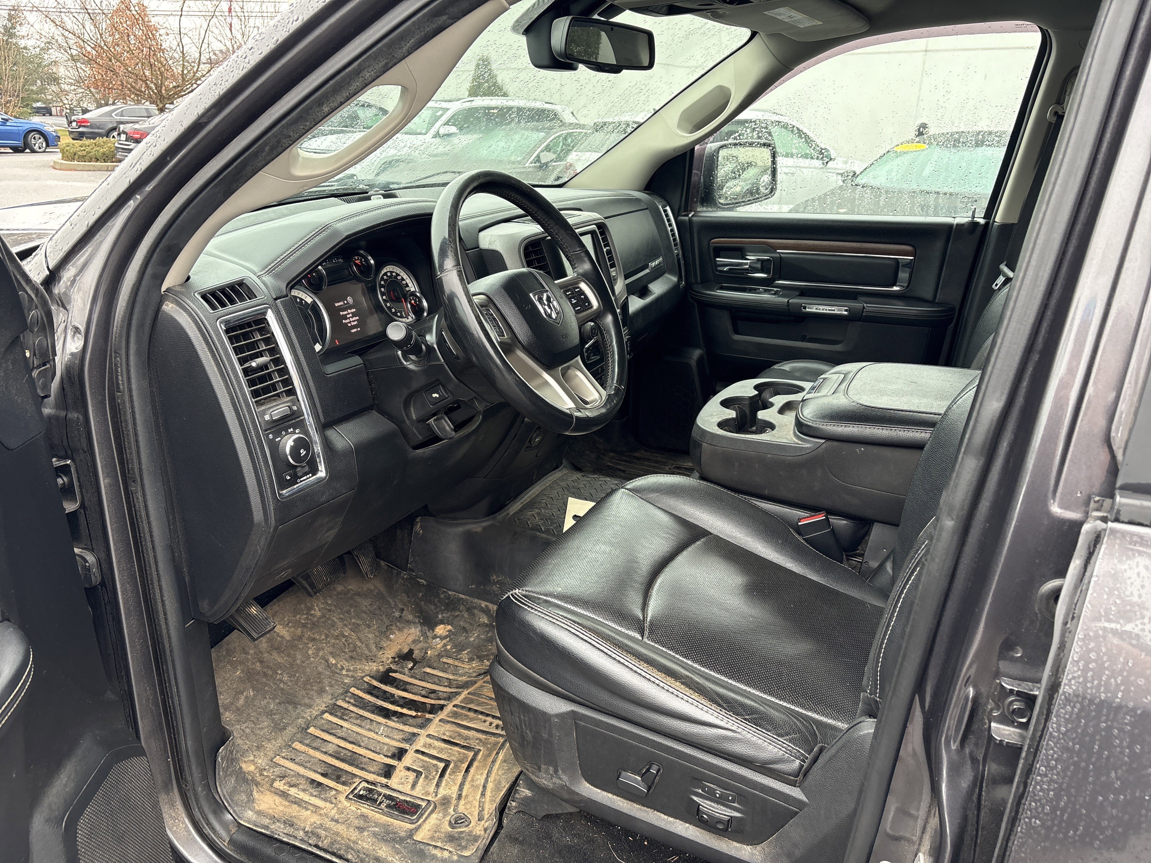 Used 2017 RAM 1500 Laramie w/ Convenience Group image 10