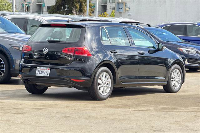 Used 2016 Volkswagen Golf S image 3