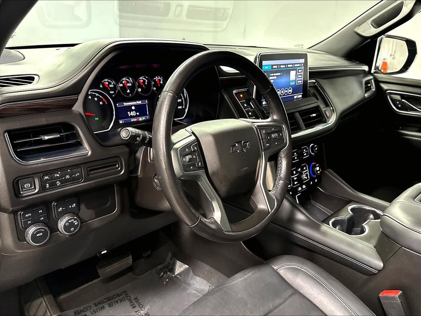 Used 2021 Chevrolet Tahoe Z71 w/ Luxury Package AWD/4WD image 16