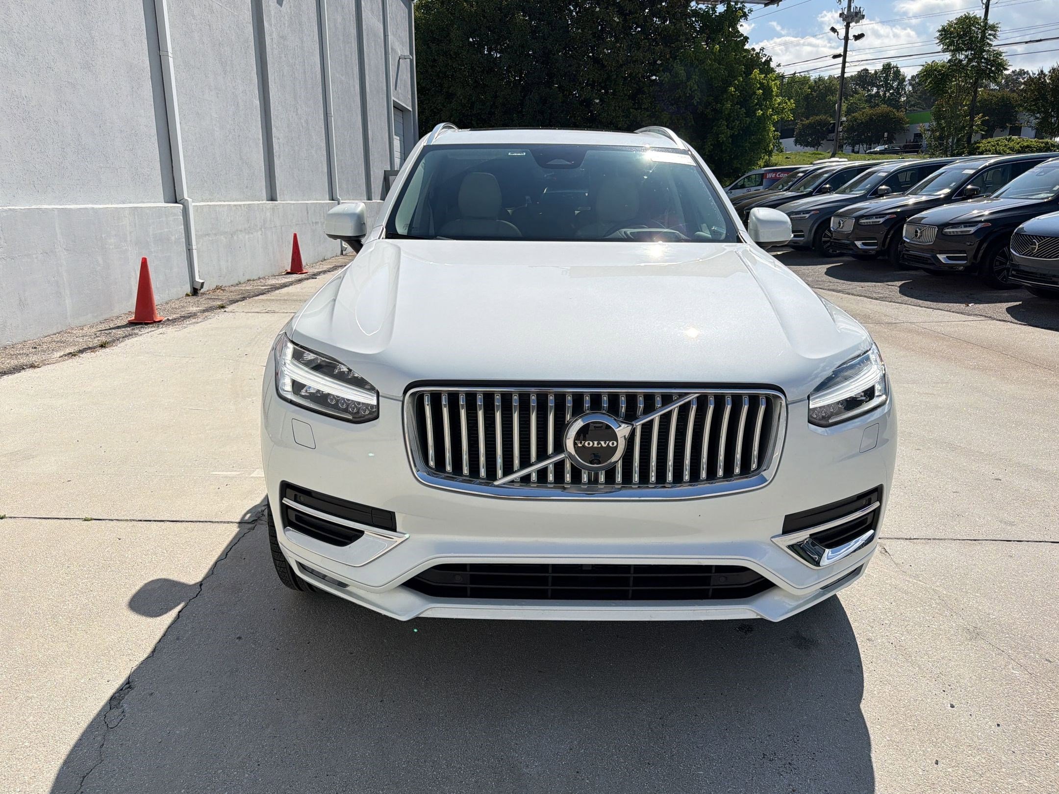 Used 2023 Volvo XC90 B6 Ultimate w/ Protection Package Premier AWD/4WD image 6