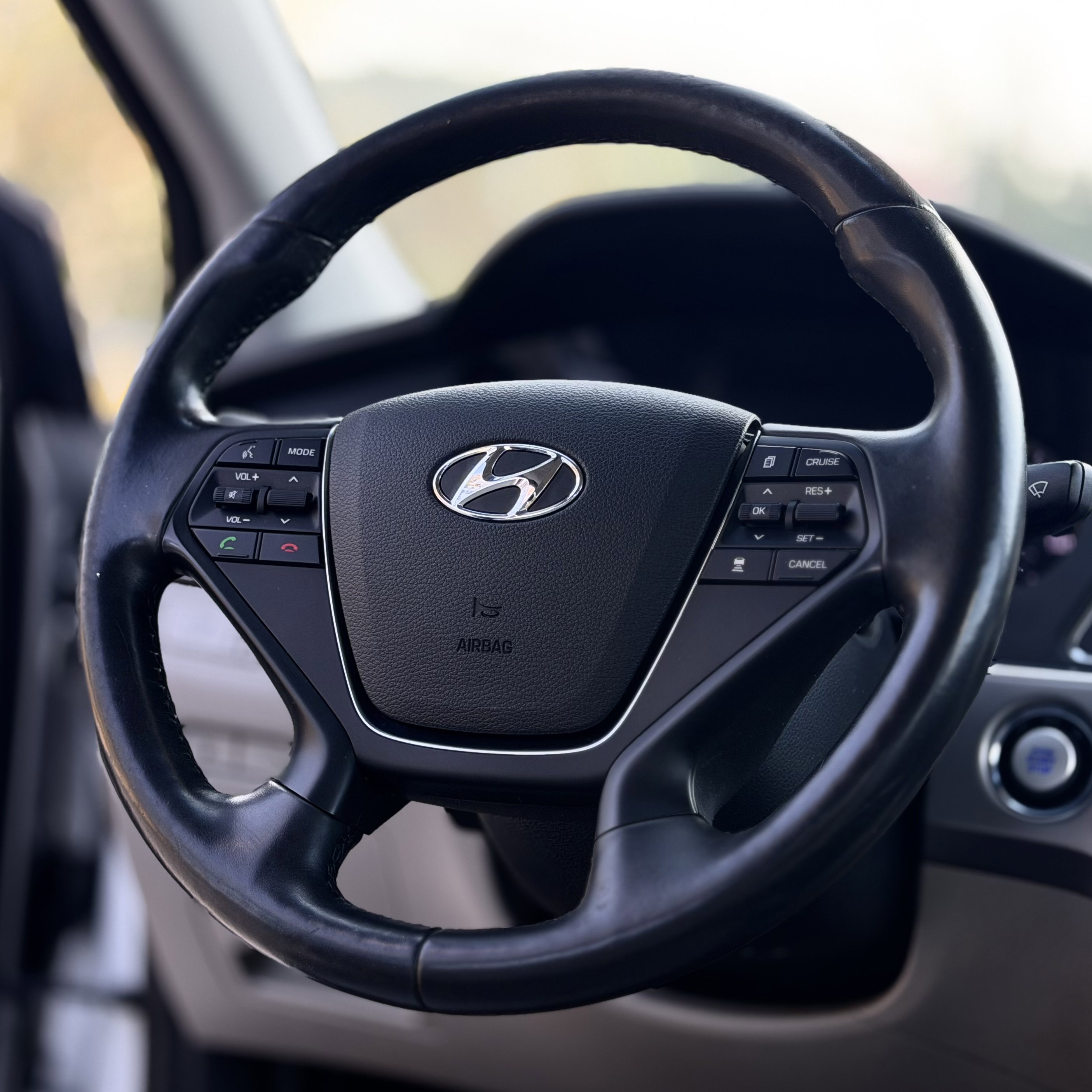 Used 2016 Hyundai Sonata Limited w/ Option Group 02 FWD image 19