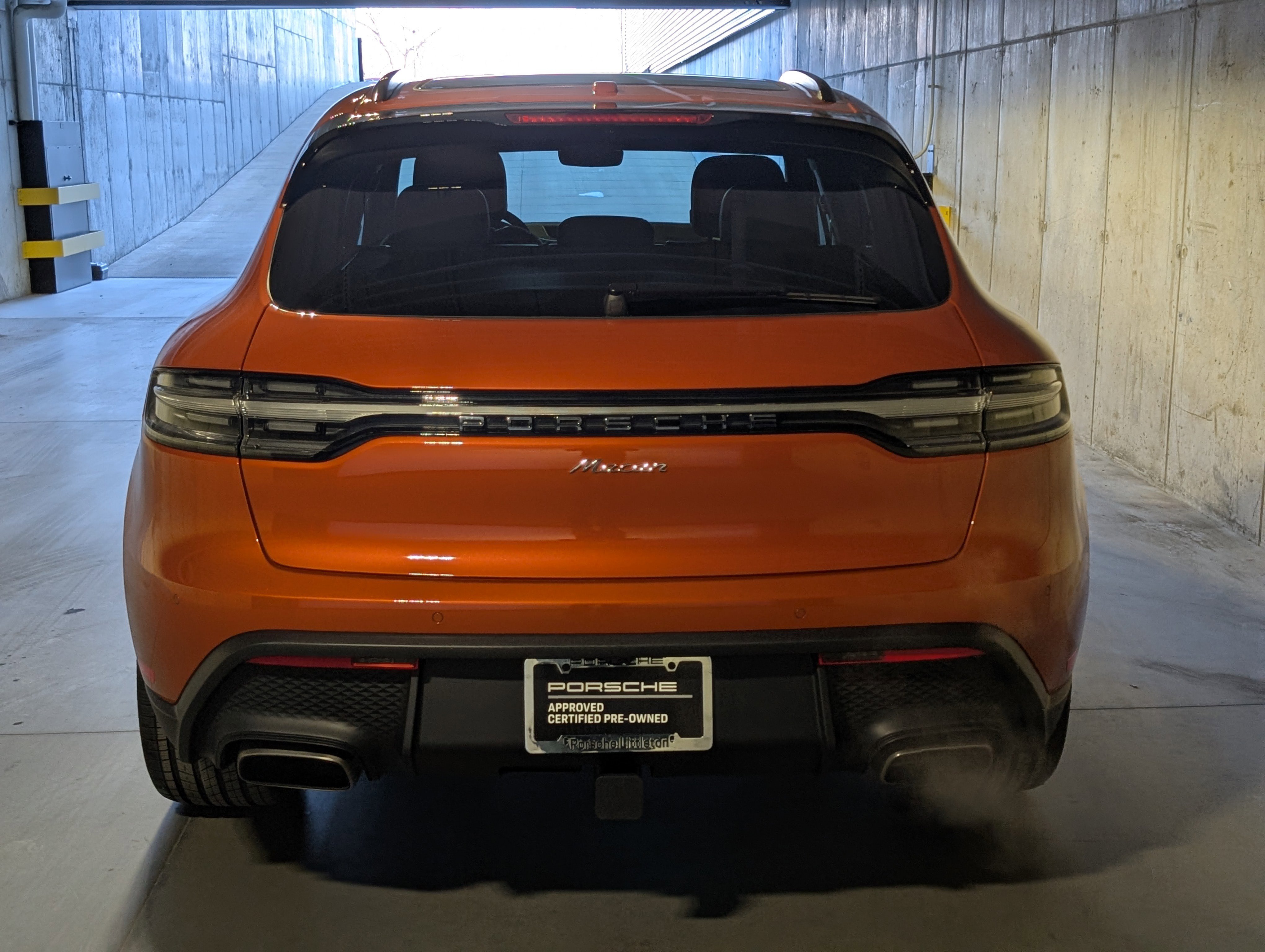 Certified 2025 Porsche Macan image 8