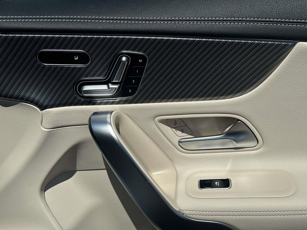 Used 2025 Mercedes-Benz CLA 250 4MATIC image 14