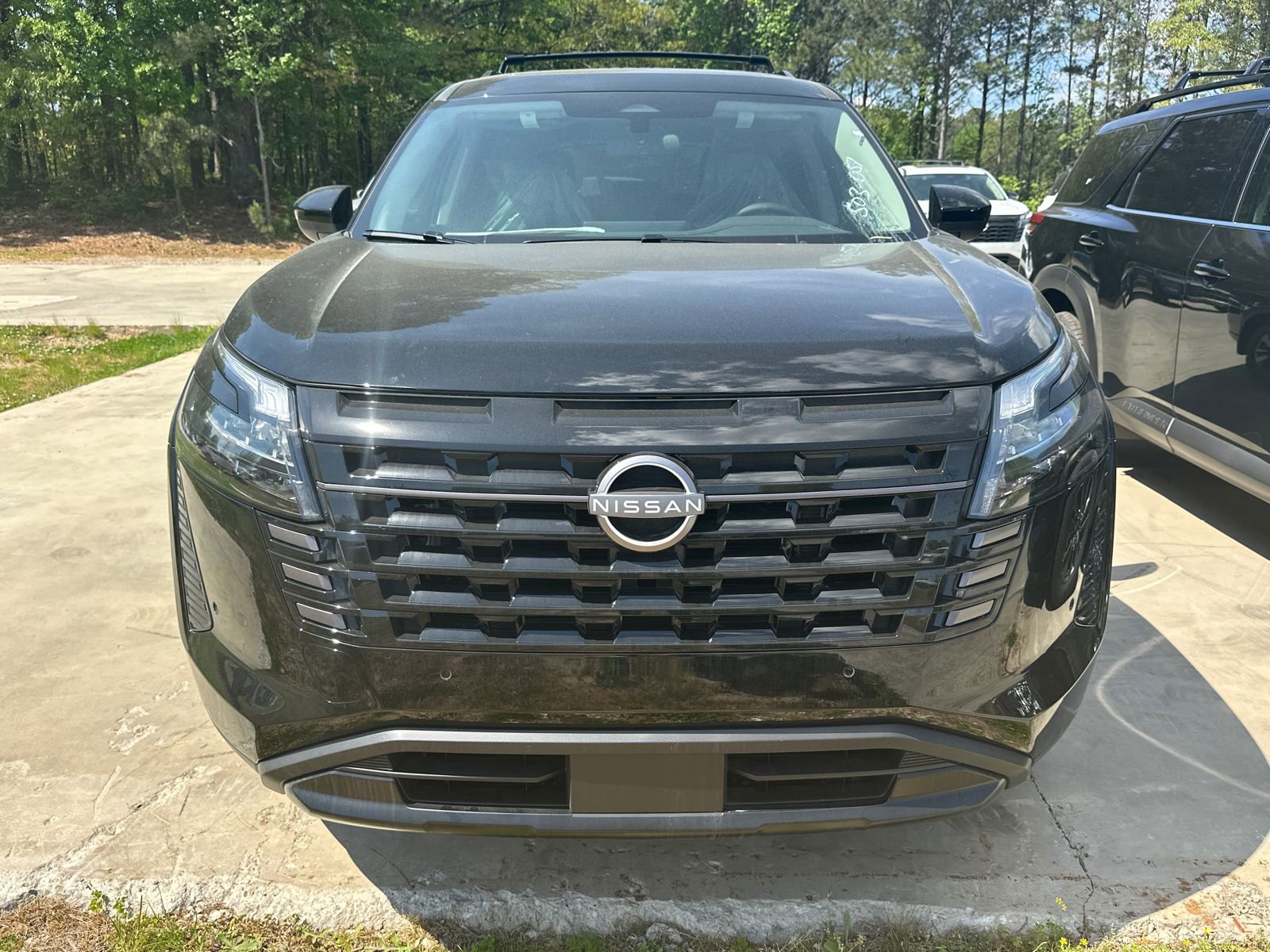 New 2026 Nissan Pathfinder SV w/ SV Premium Package image 2
